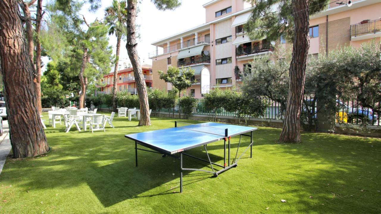 Hotel Pineta San Benedetto del Tronto Exterior photo