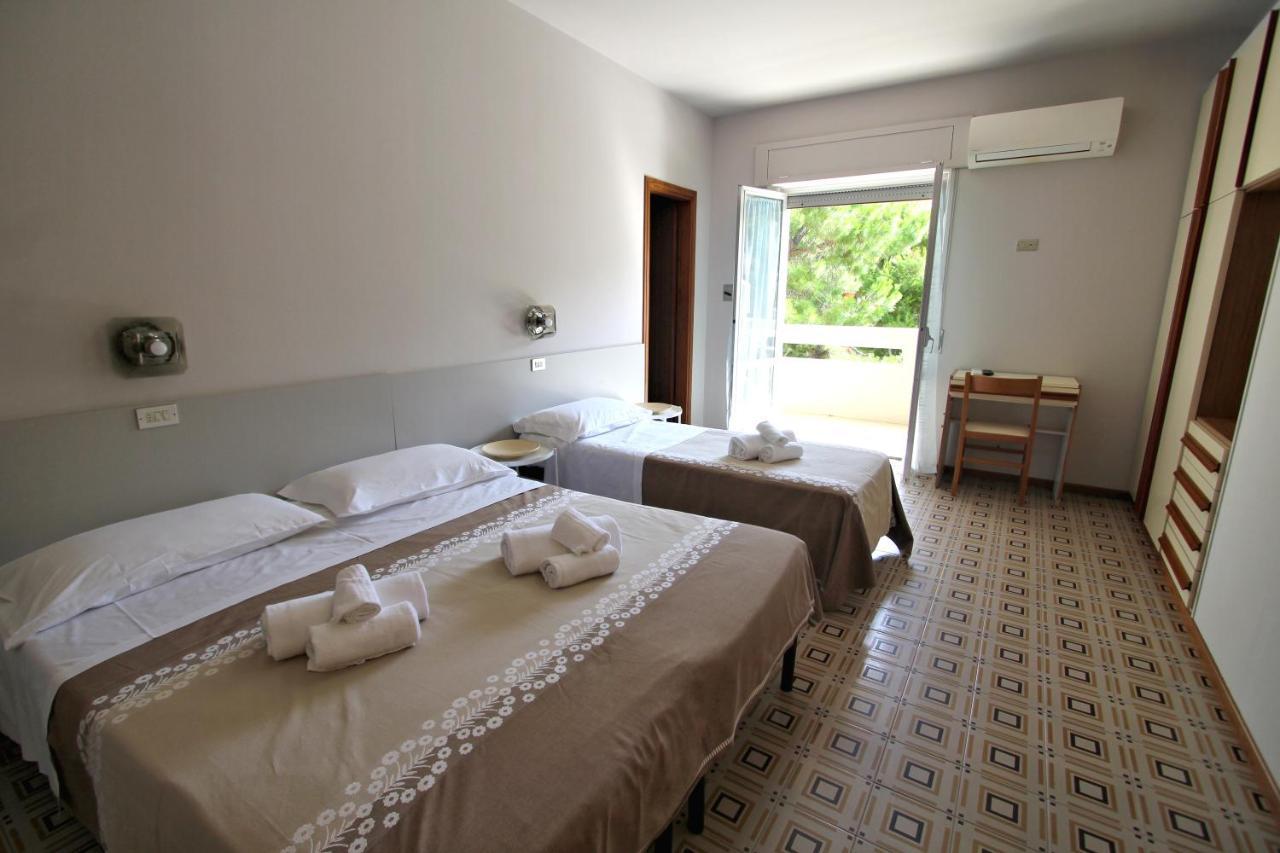 Hotel Pineta San Benedetto del Tronto Exterior photo
