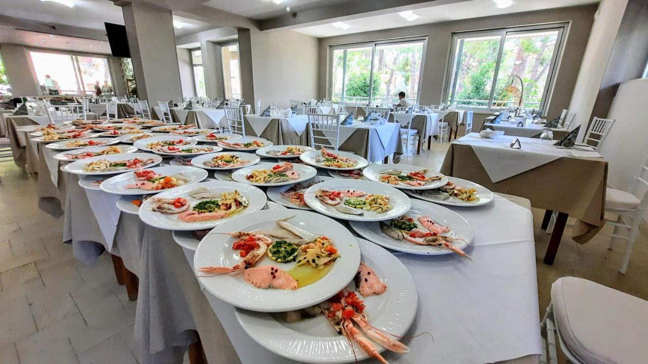 Hotel Pineta San Benedetto del Tronto Exterior photo