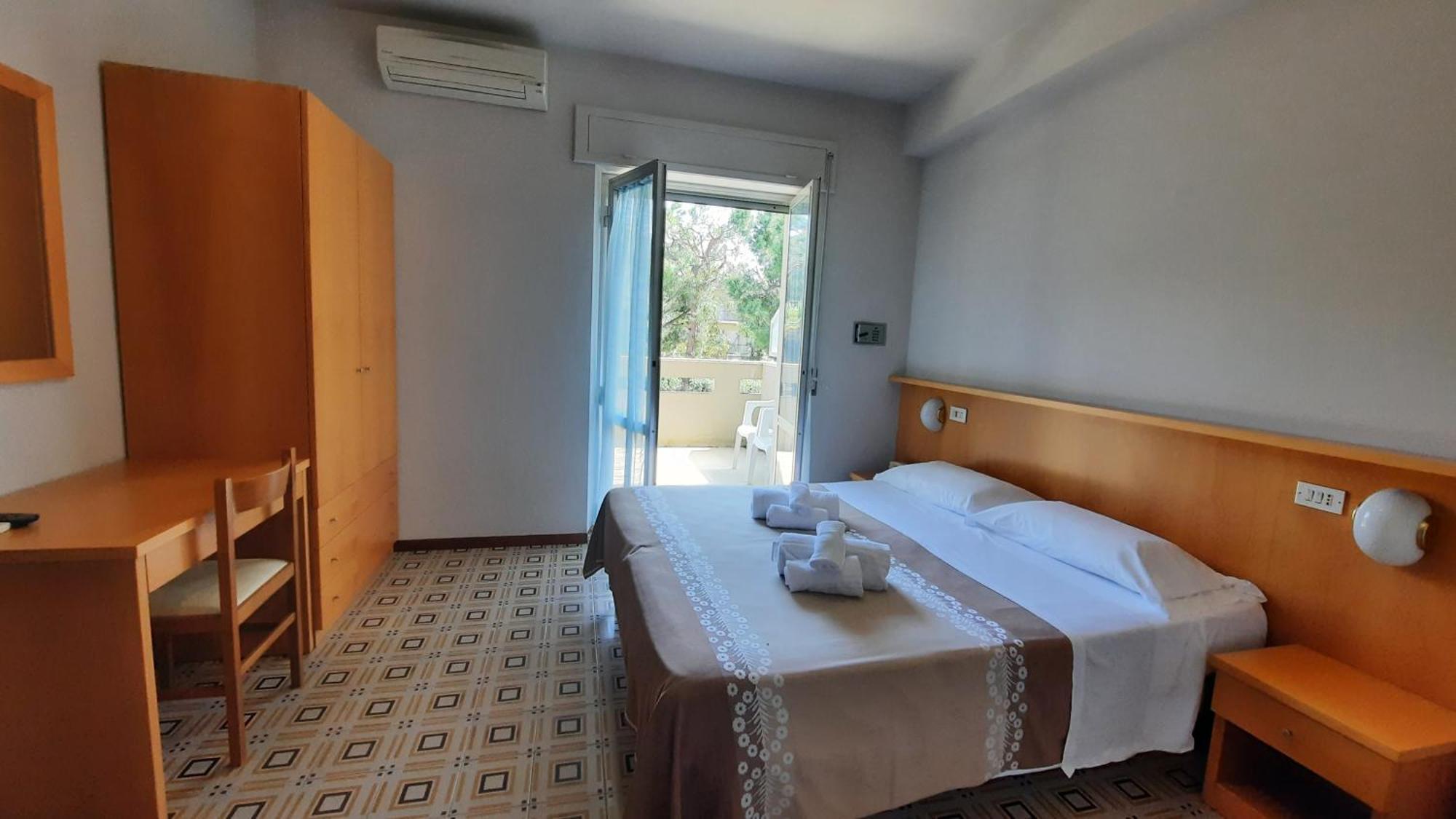 Hotel Pineta San Benedetto del Tronto Exterior photo