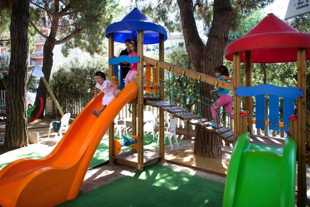 Hotel Pineta San Benedetto del Tronto Exterior photo